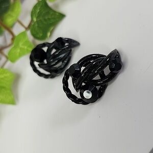 Black Metal Black Faceted Crystal Stones Post Earrings